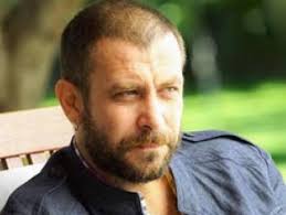 Ardından birçok dizi ve filmde rol alan nejat i̇şler'in hayatı merak ediliyor. Nejat Isler Ot Dergisine Konustu