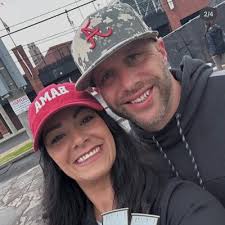 Jon Young Sr (@JYoung856Ball)