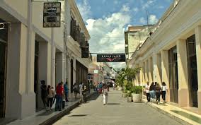 Santa clara ist die stadt ernesto che guevaras, der hier mit einer strategischen meisterleistung den entscheidenden sieg feierte. Santa Clara Reiseinformationen Kuba