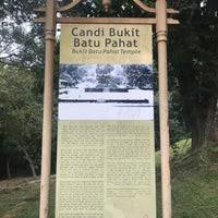 Around 788 bce, a systematic government of a large settlement of oghang utagha of kedah had already established around the northern bank of merbok river. Foto Di Candi Bukit Batu Pahat Tempat Bersejarah Di Merbok