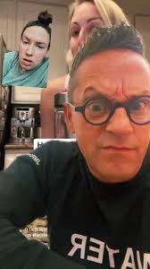 #duet with @A Sweet I totally agree with you, there is to much craziness  out there! #hydrogenwater #water #watersommelier #martinriese #fyp #foryou  #fy #foryoupage #watertok