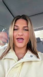 Kelly Mortenson's Instagram, Twitter & Facebook