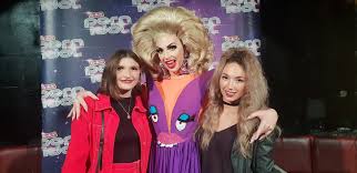 Netflix's 'dancing queen' star alyssa edwards joins thr in studio to talk about the once in a lifetime opportunity the show has. Victoria Wells On Twitter Met The Absolute Queen That Is Alyssaedwards 1 Which Was Just As Beautiful As She Is Netflix Where S Season 2 Of Dancing Queen At Https T Co Cx3rpj4vaj