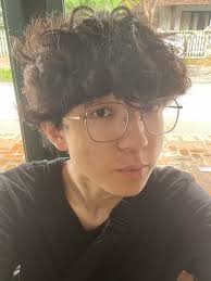 原推感謝不認識的大叔幫他拍照】** 資料來源：推特「@Shuto_teitoku」（連結晚點在留言裡補上） 最新最有趣的日本行銷資訊，就在【  日本行銷最前線】 [