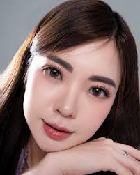 your eyes speak of love🫶🏻, can't get enough of this lenses from  @hapakristin_sea , it's super comfortable and the color is just perfect💓  Use my code “JENNIFERCHANDRA10” for Discount Code!