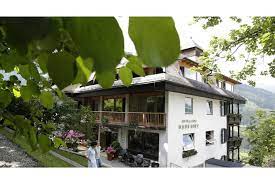 Das berghotel bietet neben wellness, spa und yoga umfassende kinderbetreuung für einen entspannten urlaub mit kindern im salzburger land. Haus Hirt Ein Boutiquehotel In Bad Gastein Seite