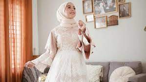 Model baju gamis original terlaris cocok untuk kondangan, tunangan dan model baju batik couple dan kebaya terbaru 2020/2021 buat pesta kondangan wisuda. Tren 2021 6 Model Dress Cantik Untuk Hijabers Kondangan