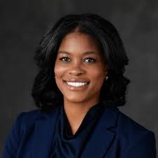 Freshman year reflection 💚🤍 From mock interviews and business retreats…