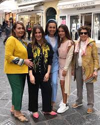 Caterina balivo passa a sky e la7? Pasqua A Capri In Versione Familiare Per Caterina Balivo Le Foto Telestreet Arcobaleno Sorrento News