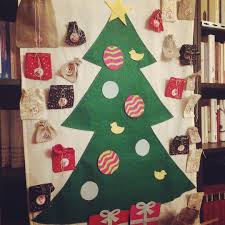 Grossprojekt Adventskalender Zum Bespielen Baumschmuck Haftet Durch Filz Auf Filz Fur Emy Habe Wir Die Sackchen Mi Adventkalender Bastelarbeiten Baumschmuck