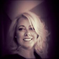 Just after a bit of information wondering if anyone can help .. this is my  friend's bird but she doesn't know if its a he or she is there easy way to