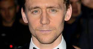 Dec 28, 2014 · known as the tesseract theory it suggests that hiddleston's eyes appear blue in the scenes of the film where he's overcome by the tesseract's power, and that they change back to green after thor. What Color Are Tom Hiddleston S Eyes The Actor Addresses The Internet Mystery