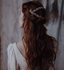 Pin By Pilot Przeznaczenia On Tbr Aesthetic Hair Medieval Girl Aesthetic College Hairstyles