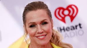 Bintang 'Beverly Hills, 90210' Jenny Garth, 52, mengungkapkan dua rahasia  penggantian pinggul: 'Merasa sangat buruk tentang diri saya sendiri'