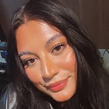 Robyn Farrell (@robyn___farrell) • Instagram photos and videos