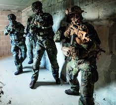 Check out our bundeswehr uniform selection for the very best in unique or custom, handmade pieces from our одежда shops. Einheitliche Kampfkraft Aktuelle Vorhaben Der Bundeswehr Bei Kampfbekleidung Und Personlicher Ausrustung Esut Europaische Sicherheit Technik Einheitliche Kampfkraft Aktuelle Vorhaben Der Bundeswehr Bei Kampfbekleidung Und Personlicher Ausrustung
