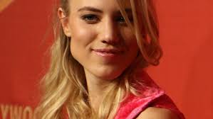 Gntm umstyling lucy uber neuen look das war zu viel auf einmal. Gntm Star Larissa Marolt Posiert Oben Ohne An Osterreichischem See