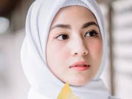 Saya akan kongsikan cara hilangkan bau hanyir udang basah. Kurangkan Kesan Gigitan Di Leher Dengan 5 Petua Ini Sejam Hilang Pesona Pengantin