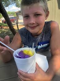 Today, my little guy Tre and I went to Don Cruz Snowballs & more Grand  Opening...OMG!! Soooooo Goodddd🤤🤤 ..it was packed as expected but the  wait was not long for anything you