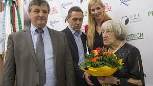 Born in budapest, hungary, on january 9, 1921. 95 Szuletesnapja Alkalmabol Koszontottek Az Otszoros Olimpia Bajnok Keleti Agnest 24 Hu