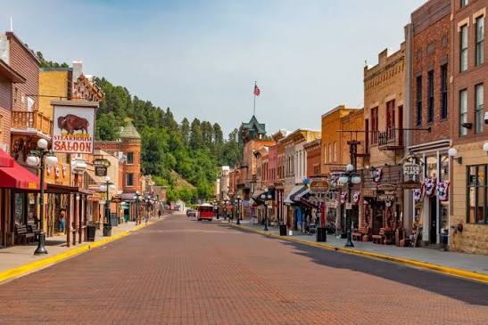File:Deadwood Historic District in South Dakota.jpg - Wikimedia Commons