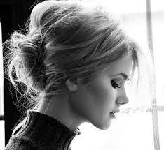 Epingle Par Jessica Melanie Sur Hair Chignons Bas Cheveux Courts Coiffure Coiffure Mariage