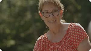 Décrocher le bonheur, un sourire à la fois : l'engagement de Denise