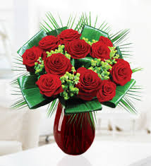 Roses are valentine's day favorites! Should You Send Valentine S Day Flowers To Him Flower Press