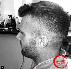 Con il classico taglio corto, sfumato ai lati e abbinato ad un . Taglio Capelli Uomo 2020 2021 Essenza Hair Style Parrucchieri