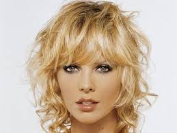 Coiffures été sans chaleur quelques idées originales. Idee 1 Coupe De Cheveux Cheveux Mi Long Cheveux