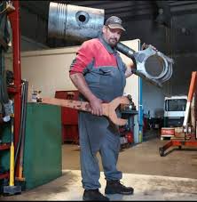 Vediamo chi indovina di che motore è questo pistone e biella 🤭🤭