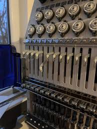 Hello everyone, I've seeen this issue before here so maybe you can help me  ! Basically It has happened during embroidery , the needle was broken but  also it stuck like this ,