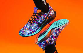 During my time at lmnop, we designed this line of apparel for nike, who creates a product line for each of the big six marathons each year. æ±äº¬ã'æ ç¹ã«ããã¢ã¼ãã£ã¹ã Keeenue ãã¤ã©ã¹ãã'ææã'ã ãã¤ã­ ãã¦ã­ã§ã¦ ã©ã³ãã³ã° ã'ãã¯ èµ°ãã Com
