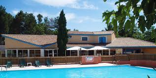 Gaujac Les Mazets De Gaujac En 2020 Locations Vacances Vacances Location