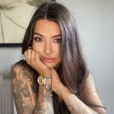 Abby Higgins (@abzudi_) • Threads, Say more