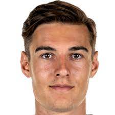 The attacking midfielder, usually florian neuhaus or laszlo benes, and the striker work in tandem to force the opposition to go long or wide, with the wingers coming inverted to complete the diamond shape on the press. Florian Neuhaus Football Manager 2020