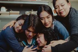 Kamu bisa menonton film ini secara resmi di netflix dan berlangganan terlebih dahulu disana. Dibanjiri Respon Positif Ini Alasan Kamu Harus Nonton Ali Ratu Ratu Queens