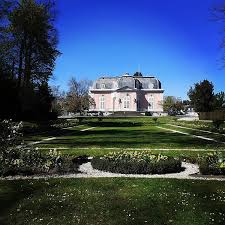 Gerald Gerald Auf Instagram Benrath Schlossbenrath Sonne Blue Sky Landscape Landscapephotography Landscape Landschaft L In 2020 House Styles Mansions House