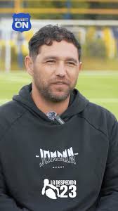 𝗥𝗘𝗡𝗢𝗩𝗔𝗗𝗔! 😎 Nuestra mediocampista Javiera Torres Matus ha renovado  su vínculo por una temporada más ✍️🏻 y vestirá la Oro & Cielo en nuestro  retorno a la División de Honor ⭐️. 🔹️