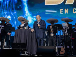 Leo Dan se despidió de los escenarios a los 82 años en un emotivo último concierto - 385 Noticias