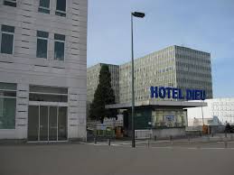 Apartment Jacuzzi Terrasse Et Parking Privat Nantes France Booking Com