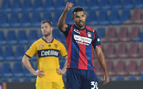 Gli ultimi movimenti di calciomercato, le news dagli spogliatoi. Crotone Parma 2 1 Gol E Highlights Show Di Messias A Liverani Non Basta Il Gol Di Kucka Sky Sport