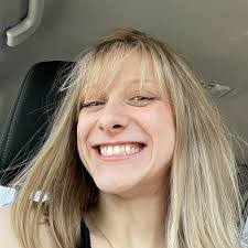 Tessa Cross's Instagram, Twitter & Facebook