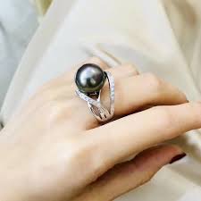 25 次赞 0 条评论 annie case annycasepearl 在 instagram 发布 tahitian ring 13 14mm round flawless mirror fine pearl jewelry pearl jewerly pearl sterling silver