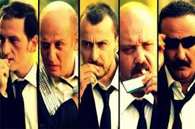 Leyla ile mecnun, eflatun film tarafından yapılıp trt 1'de 3 sezon yayımlanan ve final yapamadan yayından kaldırılan absürt komedi türündeki türk televizyon dizisi. Leyla Ile Mecnun Yeniden Mi Baslayacak