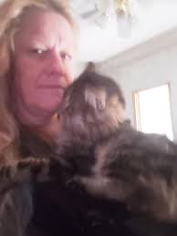 It took a few days for my snuggle bug to figure it out but now he thinks my  sling is his own personal prince perch 😁. Now if I can figure out