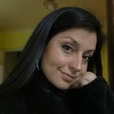 Kari Kahn 🇨🇱 (@karitadk)