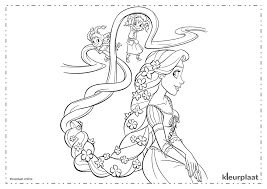 Kleurplaat van disney prinsessen met daarin doornroosje, assepoester, sneeuwwitje, ariel, belle en jasmin. Kleurplaat Rapunzel