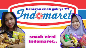 Di medsos, viral video diduga orang tua sedang memarahi kasir minimarket indomaret karena anaknya dilayani saat top up voucher game online rp 800 ribu. Nyobain Snack Indomaret Yang Viral Youtube