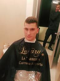 Oct 24, 2021 · taglio capelli alla napoletana 2022. Taglio Napoletano Per Il Croato Livakovic Accompagnato Da Strinic E Rog Ecco Le Immagini Fotogallery Galleria 1 Calcionapoli24 It Mobile